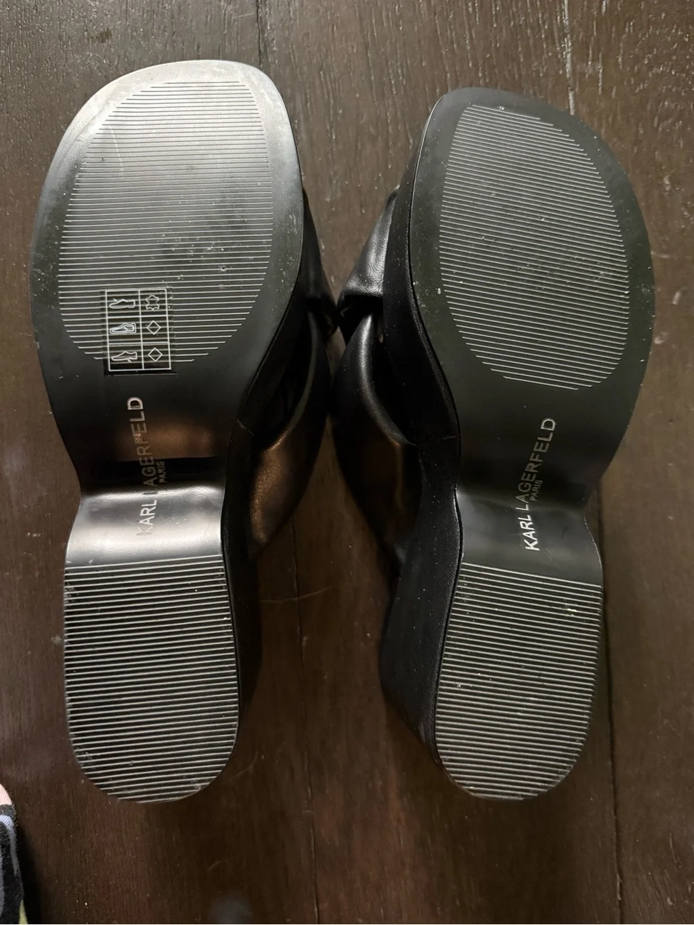 Karl Lagerfeld Black Platform Slide Sandals with Gold Accent Size 5.5 fits 6